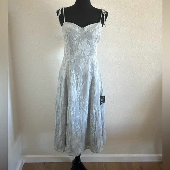 NWT Lulus Loveliest Looks Dusty Blue Floral Jacquard Tie Strap Dress Size XLarge - Picture 8 of 13